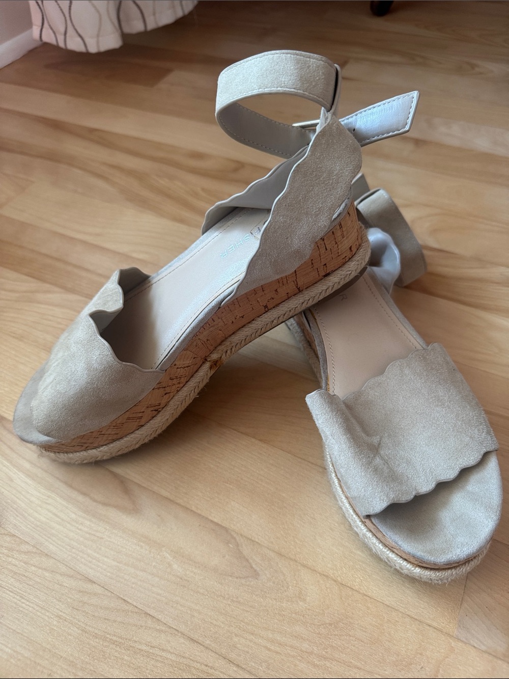 Marc Fisher Faithful Espadrilles Sandals Medium Natural Suede Size 6.5 EUC